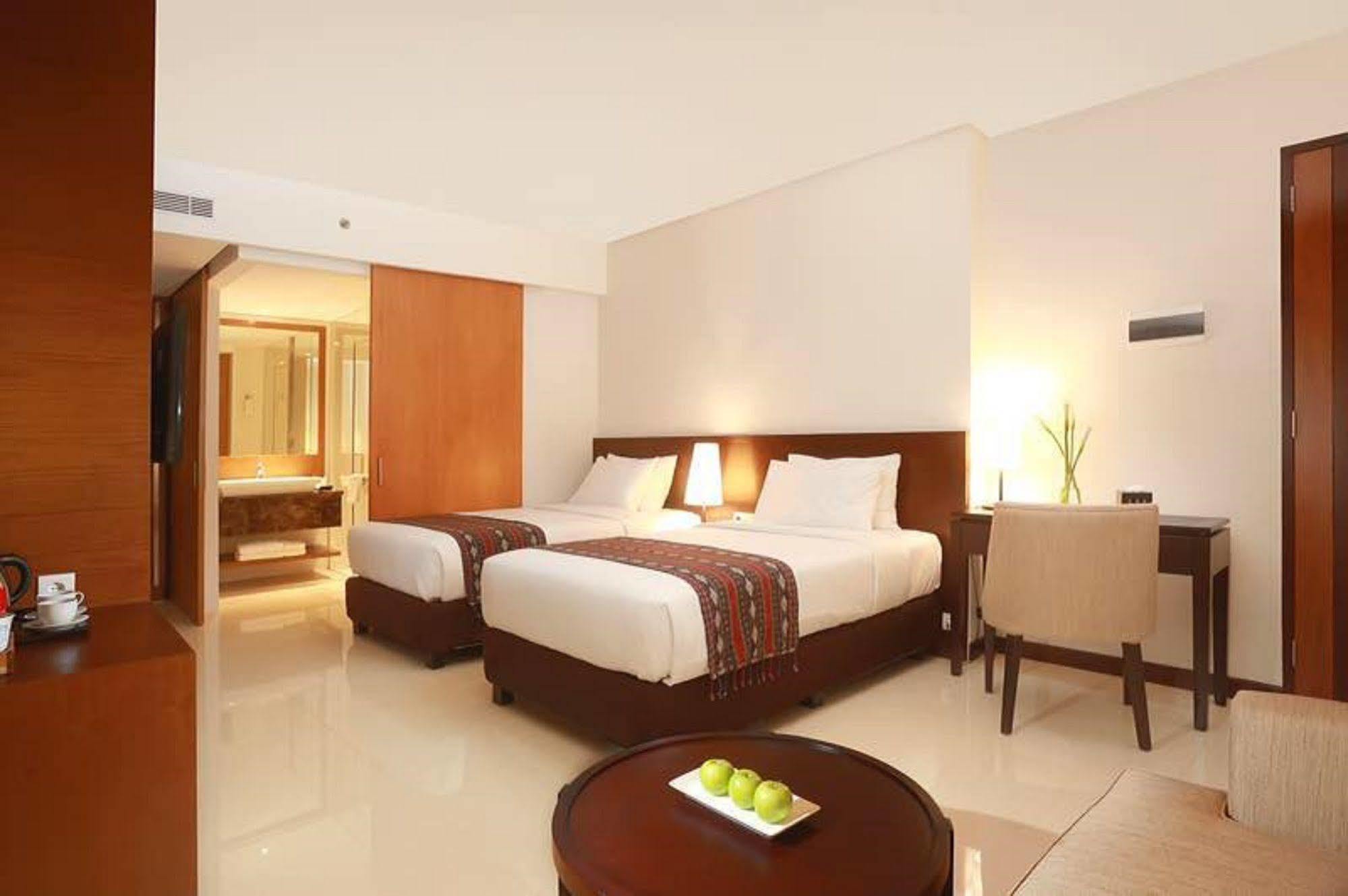 Wimarion Hotel Семаранг Екстер'єр фото